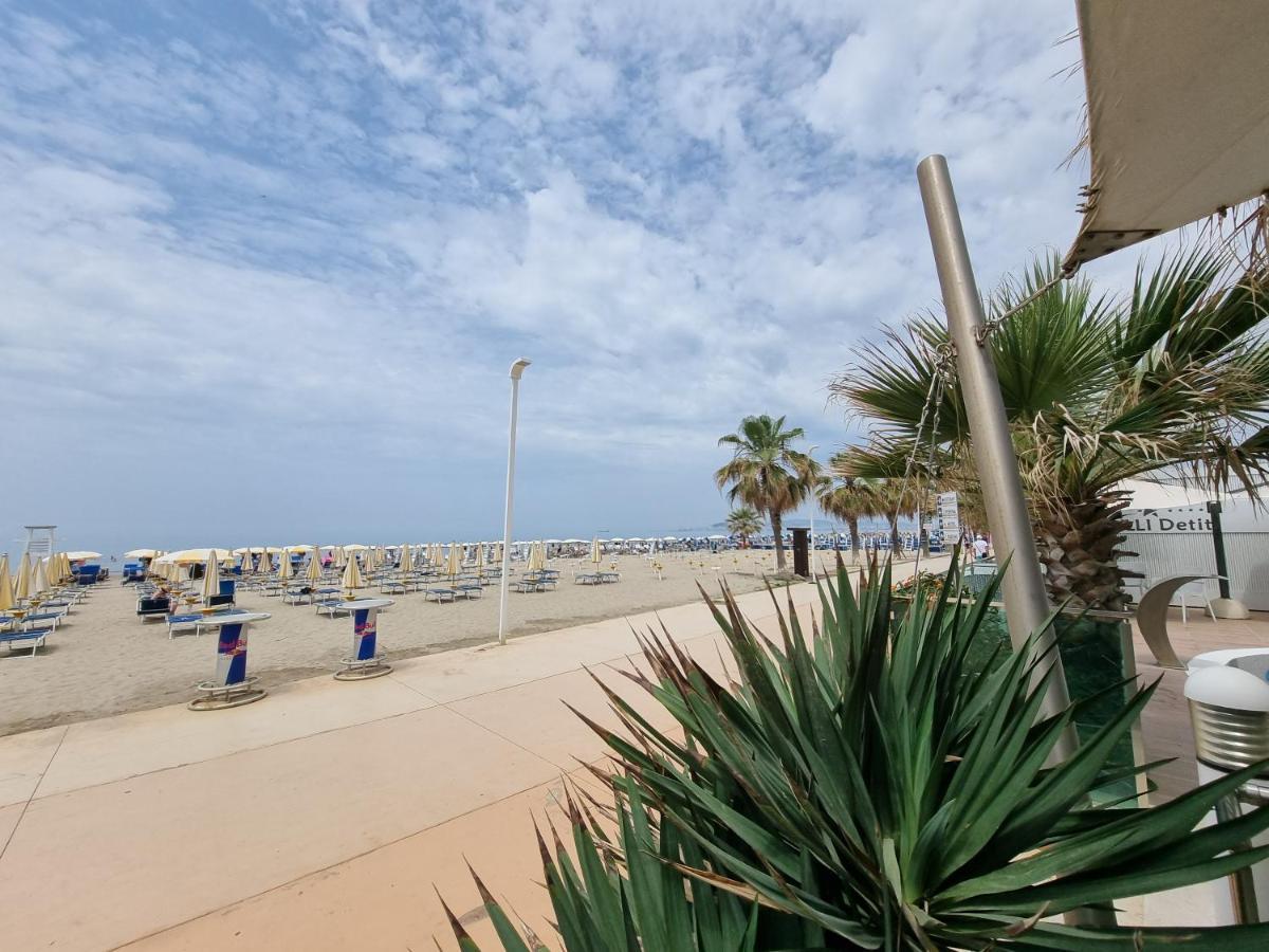 Vacation Home Near The Sea Durrës Exterior foto